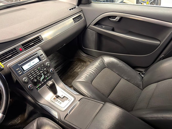 Volvo V70 18 of 26
