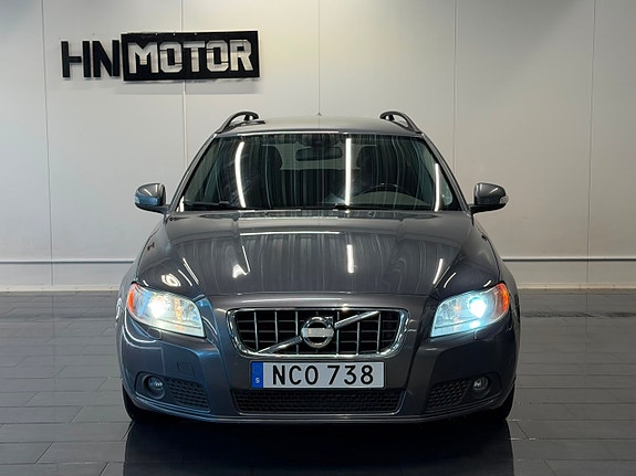 Volvo V70 3 of 26