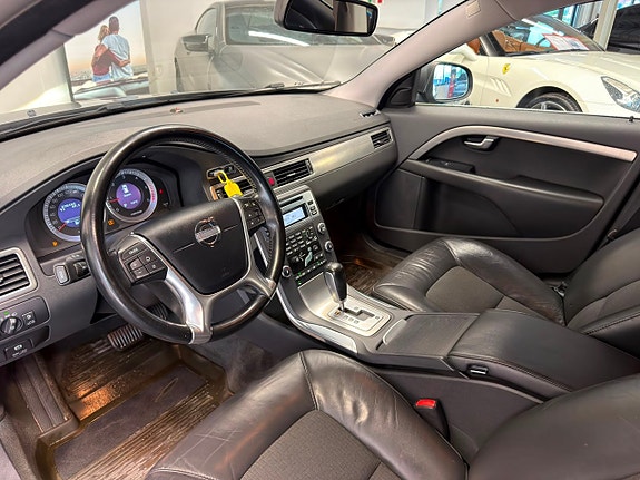 Volvo V70 11 of 26