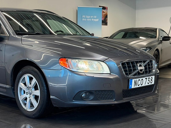 Volvo V70 5 of 26