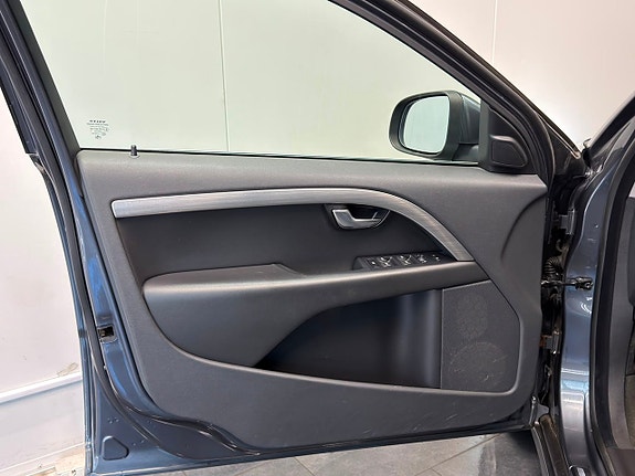 Volvo V70 12 of 26
