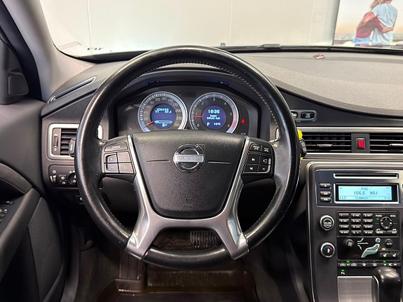 Volvo V70 16 of 26