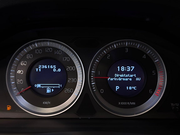 Volvo V70 17 of 26