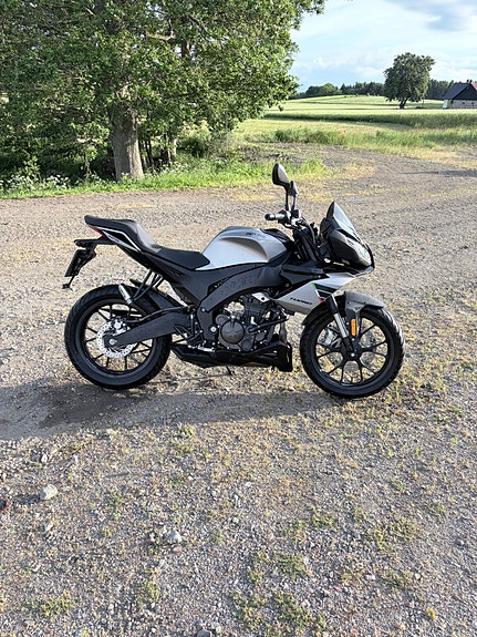 Aprilia TOUNO 125 2 of 4