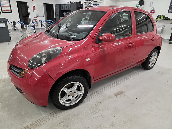 Nissan Micra 2 of 5