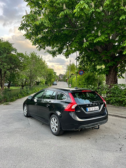 Volvo V60 3 of 6