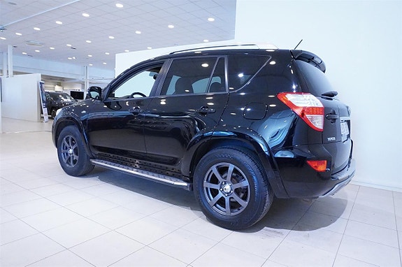 Toyota RAV4 5 of 5