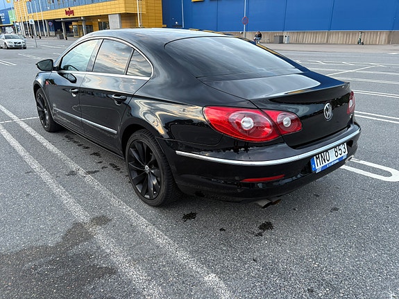 Volkswagen Passat CC 2 of 5