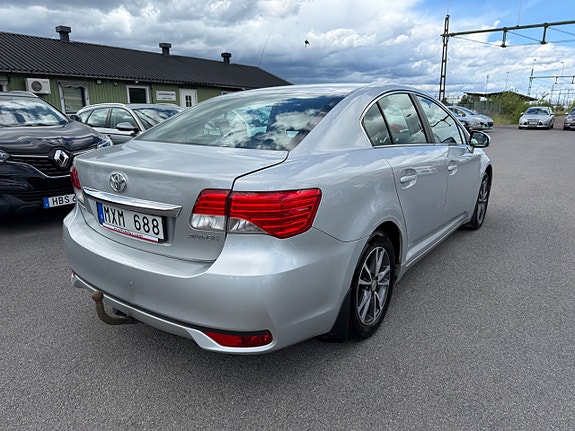 Toyota Avensis 5 of 5