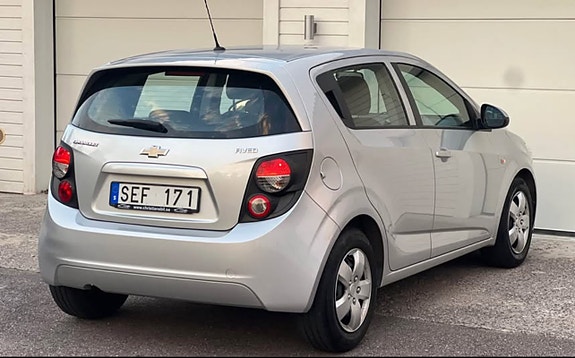 Chevrolet Aveo 4 of 5
