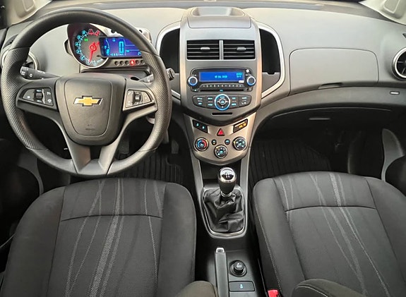 Chevrolet Aveo 6 of 11