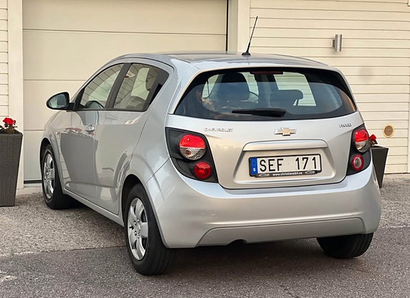 Chevrolet Aveo 5 of 5