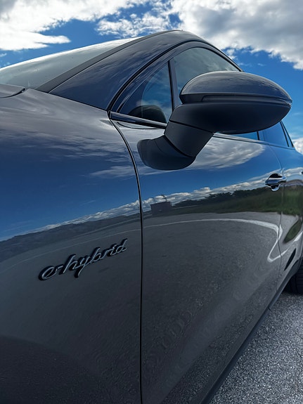 Porsche Cayenne Coupe 3 of 5