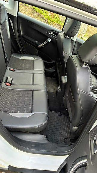 Peugeot 2008 5 of 5