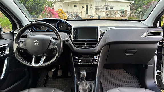 Peugeot 2008 3 of 5