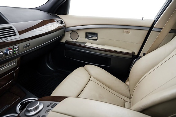BMW 730 16 of 24