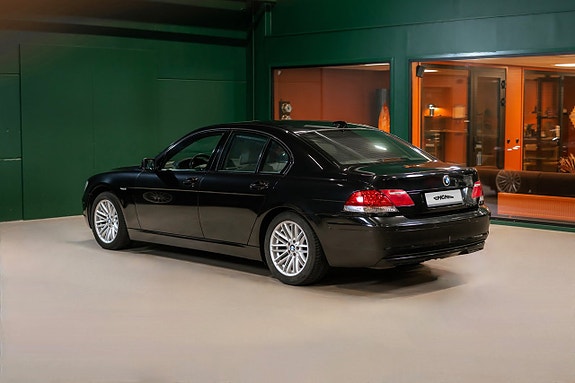 BMW 730 3 of 5