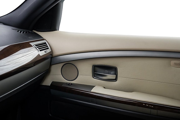 BMW 730 17 of 24