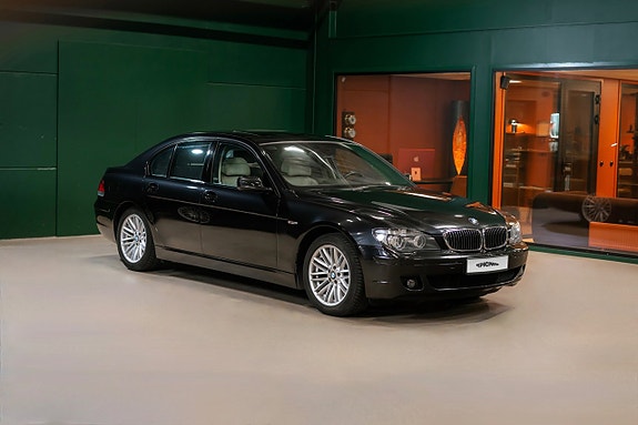 BMW 730 2 of 5