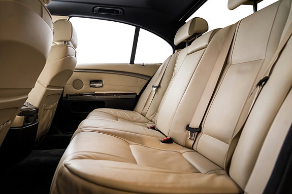 BMW 730 19 of 24