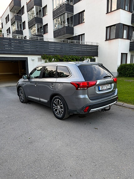 Mitsubishi Outlander 4 of 5