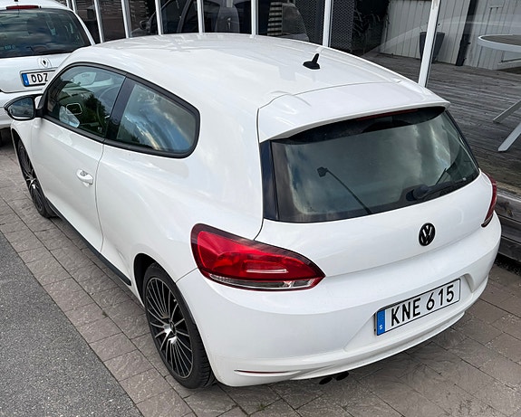 Volkswagen Scirocco 2 of 5