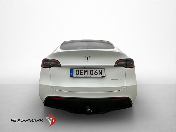 Tesla Model Y 8 of 30