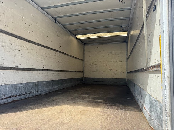 Mercedes-Benz Trucks Atego 4.2 13 of 14