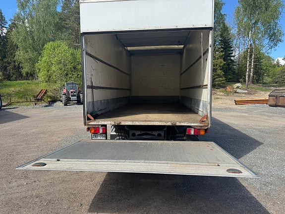 Mercedes-Benz Trucks Atego 4.2 12 of 14