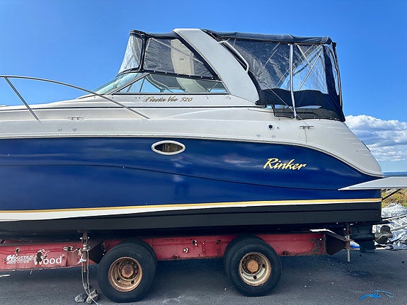 Rinker 320 Fiesta Vee 2005 – Dubbla V8:or, ny lackering & nya dynor 7 of 23
