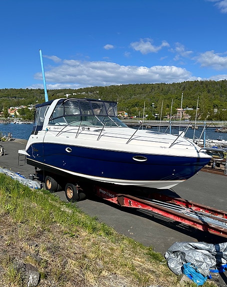 Rinker 320 Fiesta Vee 2005 – Dubbla V8:or, ny lackering & nya dynor 8 of 23