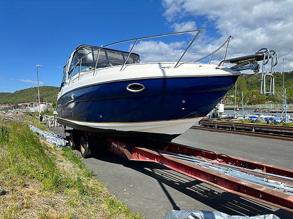 Rinker 320 Fiesta Vee 2005 – Dubbla V8:or, ny lackering & nya dynor 2 of 23