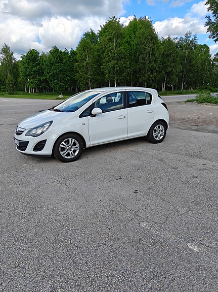 Opel Corsa 2 of 4