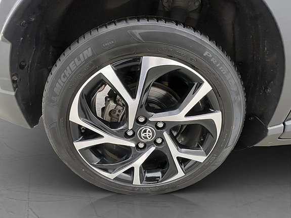 Toyota C-HR 27 of 28
