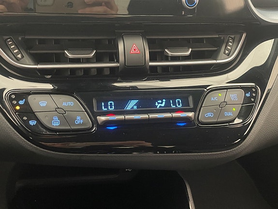 Toyota C-HR 19 of 28