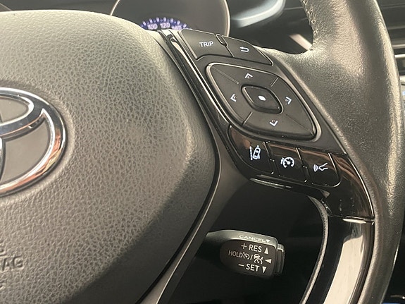 Toyota C-HR 17 of 28