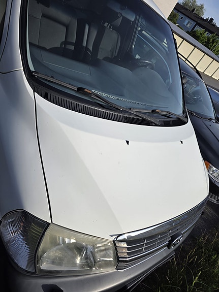 Toyota HiAce 4 of 5