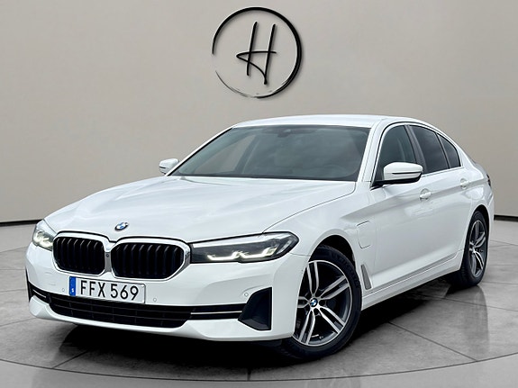 BMW 530e 2 of 5