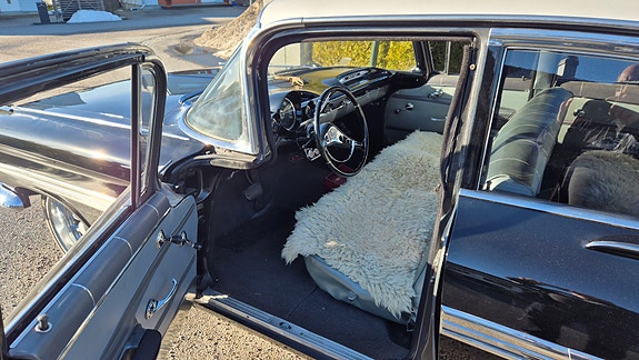 Chevrolet Impala 5 of 5