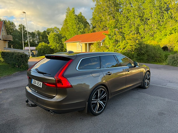 Volvo V90 3 of 5