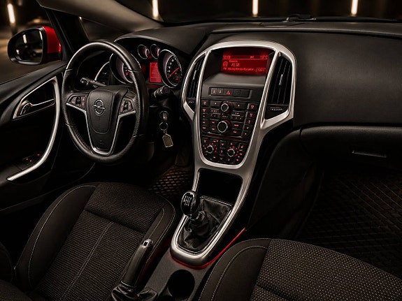 Opel Astra 10 of 15
