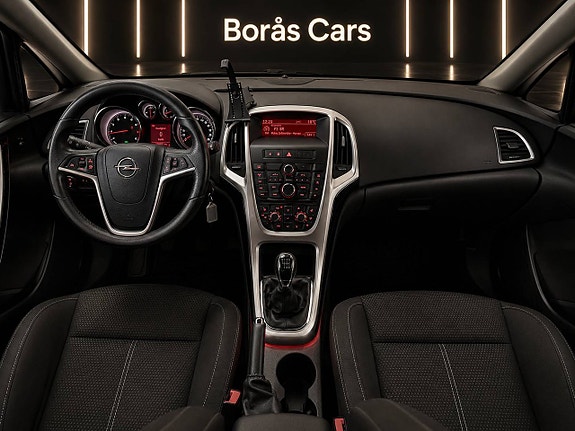 Opel Astra 8 of 15