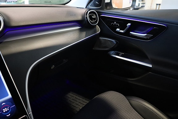 Mercedes-Benz C300 27 of 28