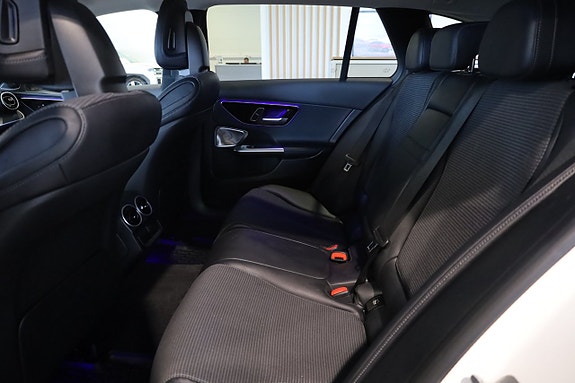 Mercedes-Benz C300 12 of 28