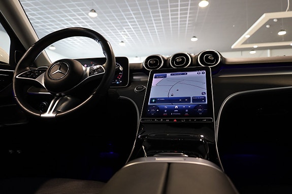 Mercedes-Benz C300 15 of 28