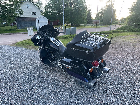 Harley-Davidson Electra Glide Ultra Limited 1.7 7 of 9