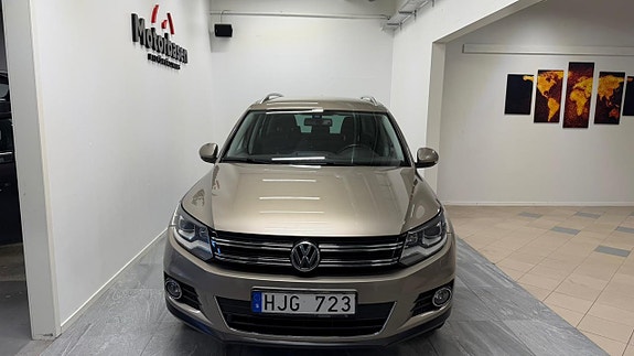 Volkswagen Tiguan 3 of 5