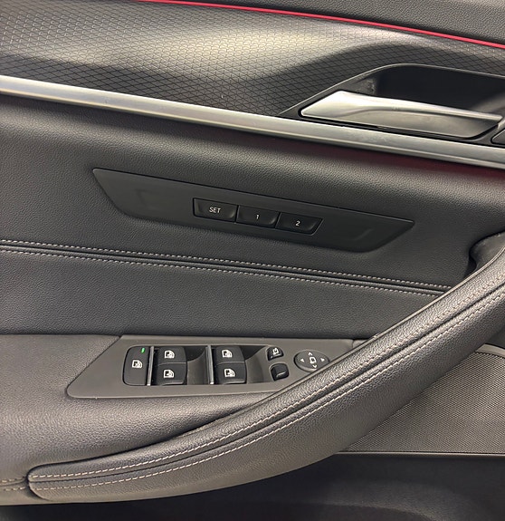 BMW 530e 5 of 6