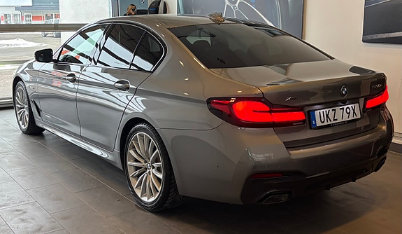 BMW 530e 3 of 6