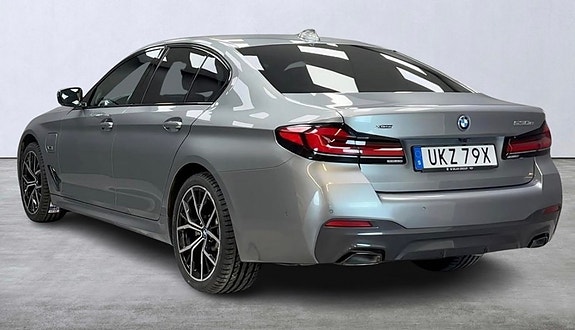 BMW 530e 2 of 6